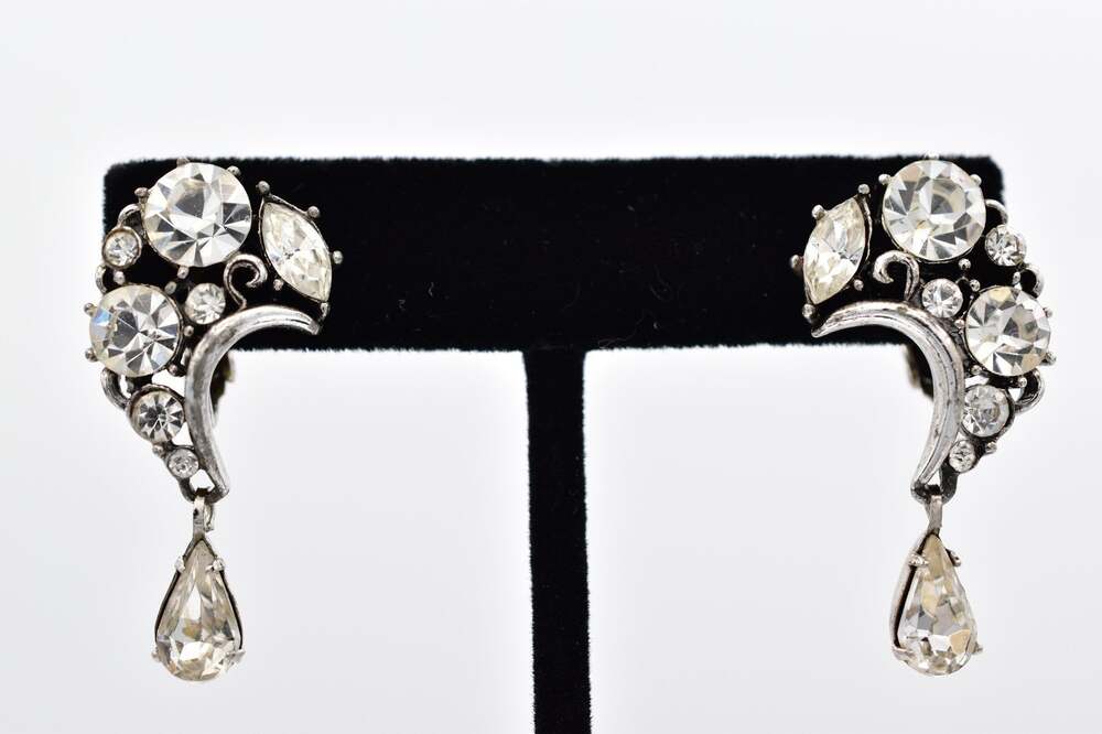 Lisner Vintage Rhinestone Drop Clip On Earrings Silver Crystal Signed 1950s BinH